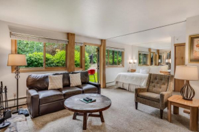 Laurelwood Condominiums 302